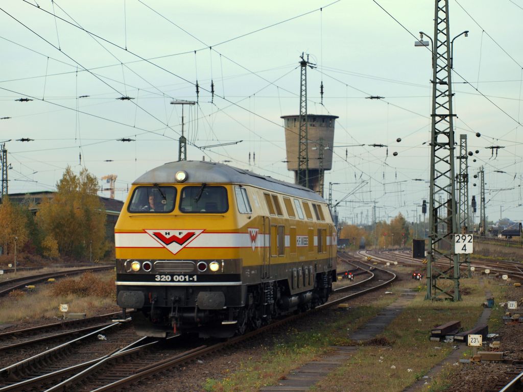 V 320 001 fuhr LZ in den Bahnhof Hamburg-Altona am 29.10.