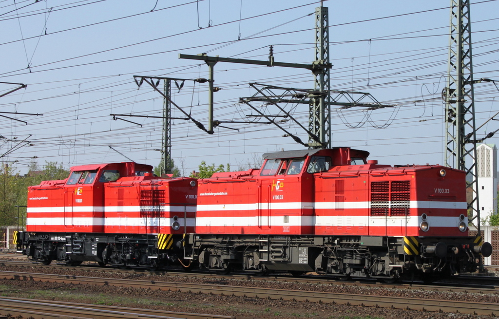 V100.03 und V100.01 am 20.04.11 in Fulda