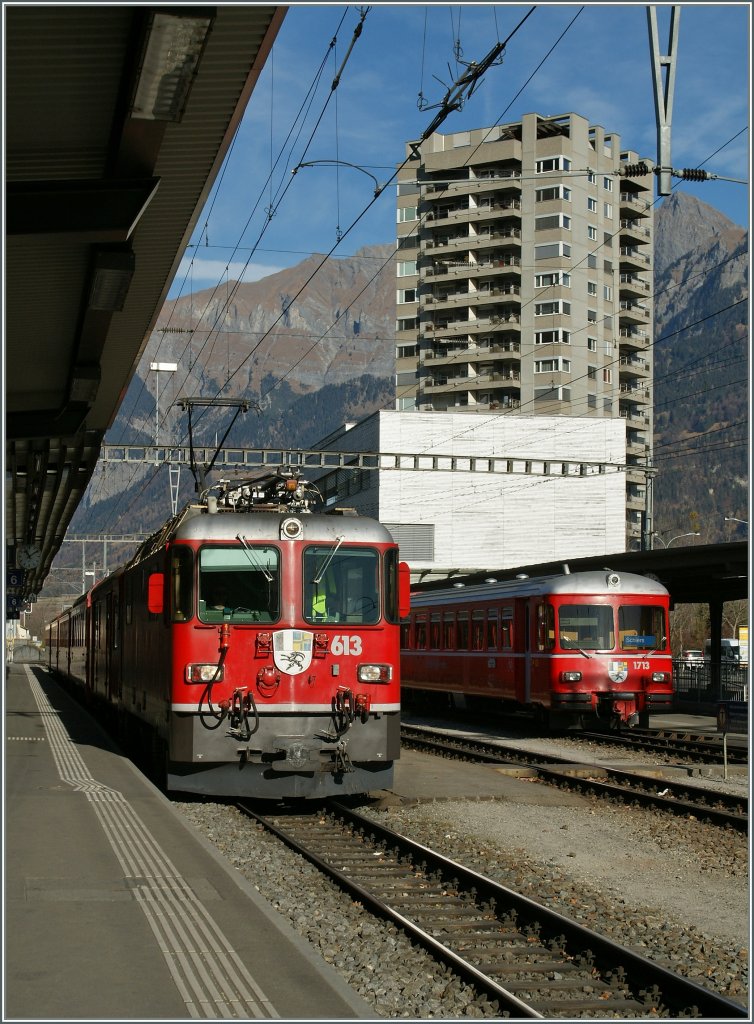 Vor dreiig Jahren die moderne RhB: Ge 4/4 II und Be 4/4 Pendelzug. Und wie dieses Bild zeigt, ist was vor langem modern, auch heute noch im Einsatz. 
Landquart, den 1. Dez. 2011