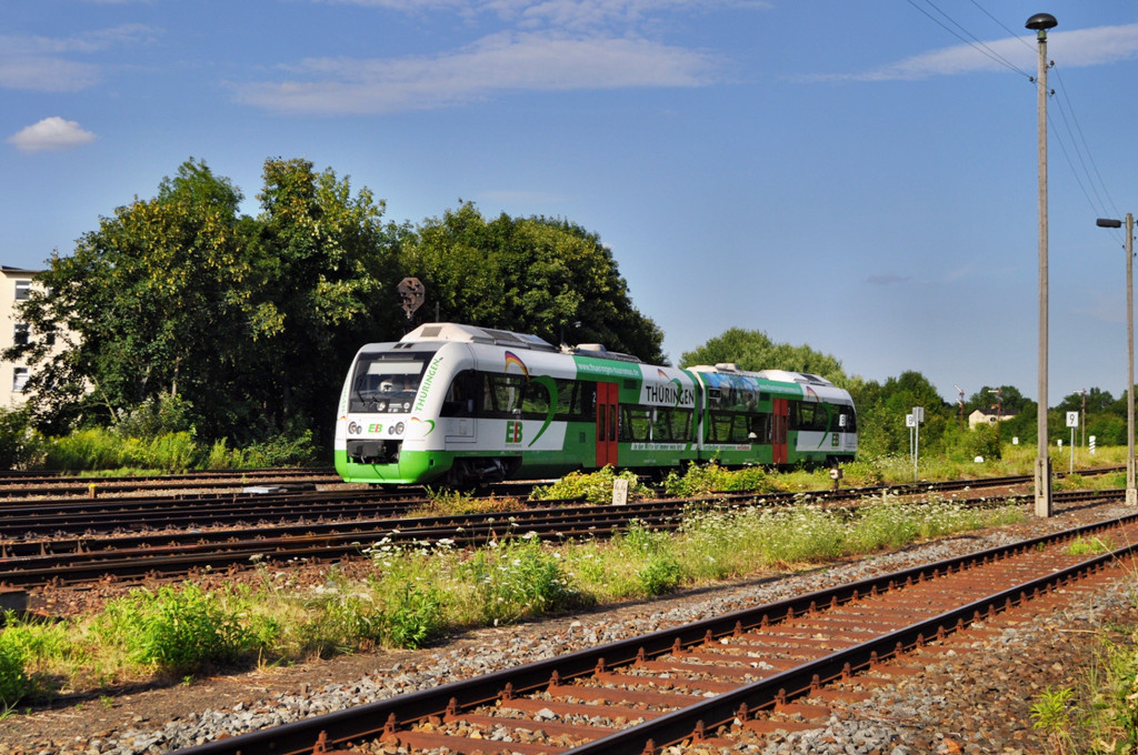 VT 201 ITINO der ERFURTER BAHN kommt als NbZ 84131 aus Wei�enfels am 26.07.2013 in Zeitz an. Eigentlich sollte der ITINO direkt von Wangen �ber Naumburg Ost und Teuchern nach Zeitz fahren. Die Strecke Naumburg Ost - Teuchern war aber gesperrt, daher der Umweg �ber Wei�enfels. (Foto: Holzeisenbahner)