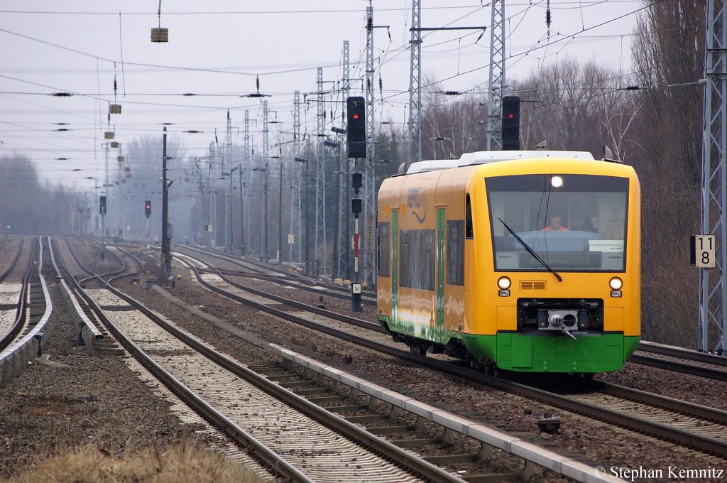 VT 32 von der Oberpfalzbahn als LZ in Berlin-Karow in Richtung Karower Kreuz unterwegs. 17.02.2011