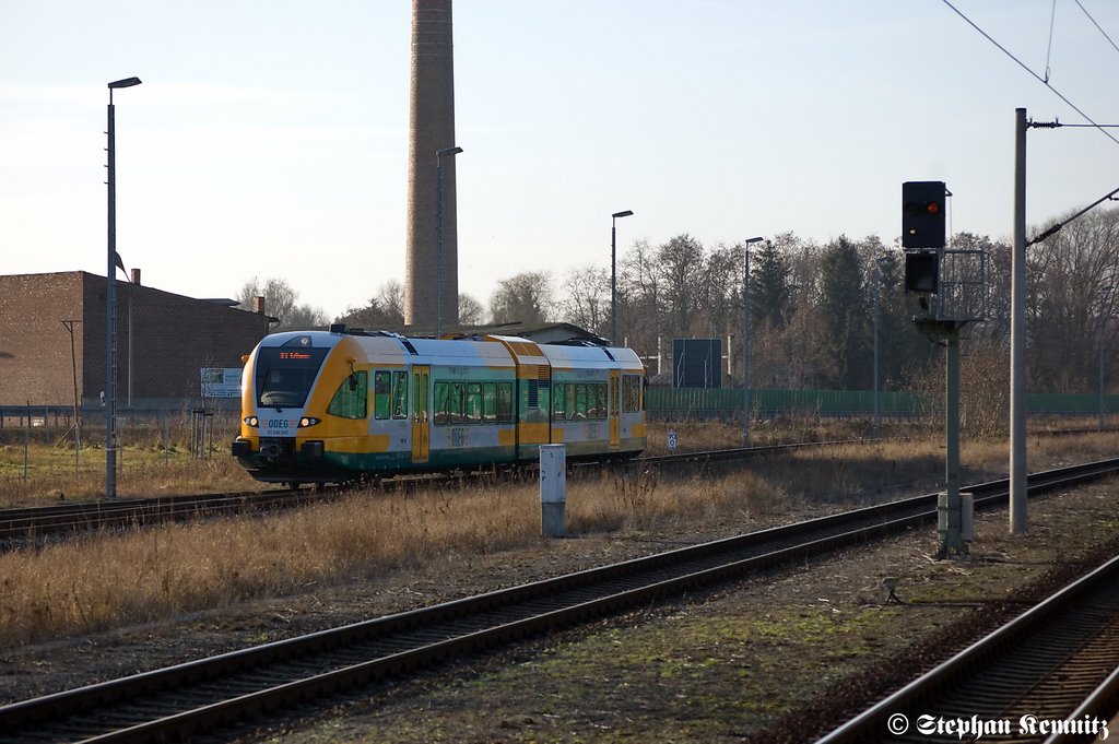 VT 646.042 (646 042-1) ODEG - Ostdeutsche Eisenbahn GmbH als OE51 (OE 68974) von Brandenburg Hbf nach Rathenow, bei der Einfahrt in Rathenow. 31.12.2011