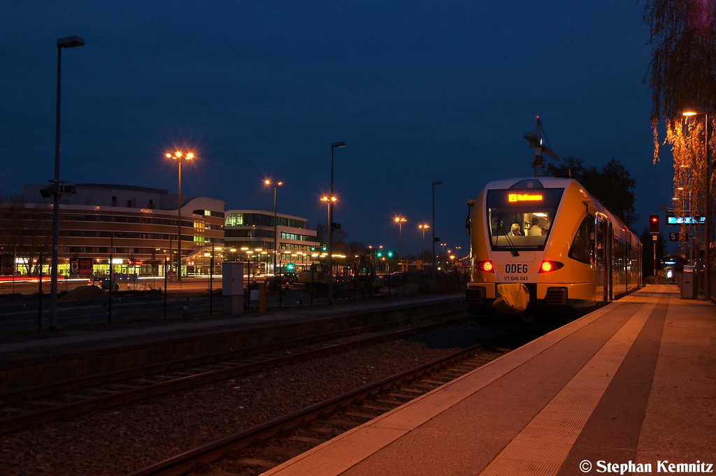 VT 646.043 (646 043-9) ODEG - Ostdeutsche Eisenbahn GmbH als OE51 (OE 68984) von Brandenburg Hbf nach Rathenow im Brandenburger Hbf. 09.11.2012