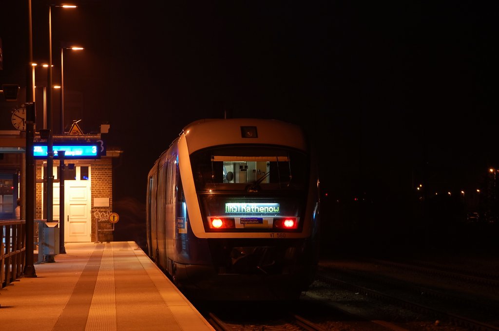 VT 650 der Mrkischen Regiobahn als MR51 (MR 99629) nach Brandenburg Hbf in Rathenow. 31.10.2010