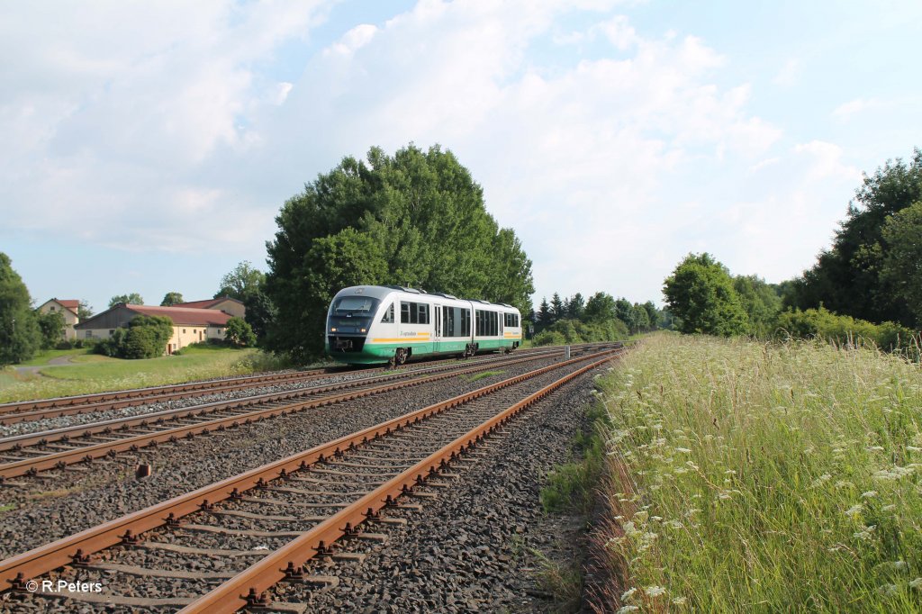 VT18 als VBG8111 Marktredwitz - Regensburg  bei Schnfeld. 02.07.13