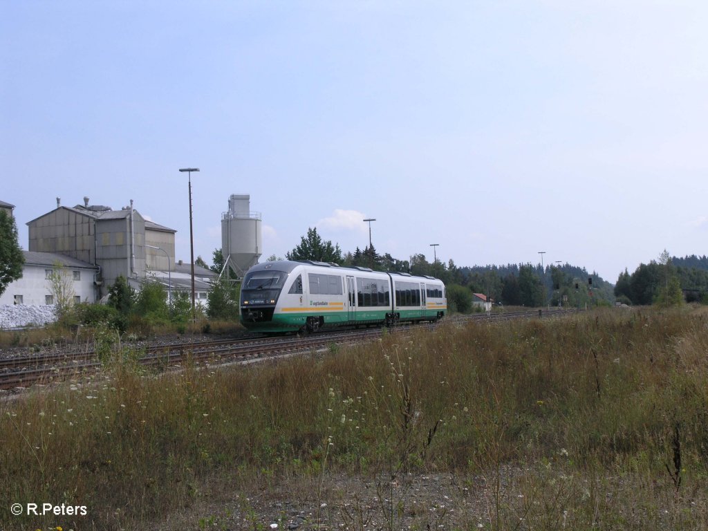 VT19 fhrt in Wunsiedel-Holenbrunn als VBG86590 nach Hof. 25.08.09
