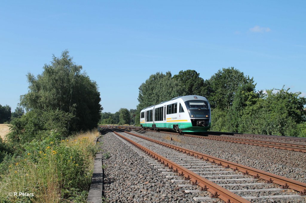 VT20 mit der verspteten VBg81110 Schwandorf - Marktredwitz bei Schnfeld. 01.08.13