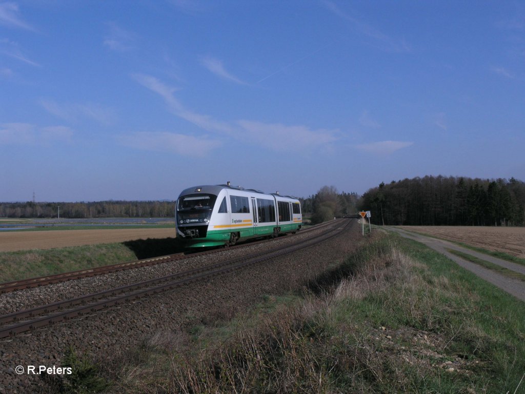 VT26 zieht als VBG81926 nach Hof bei Oberteich. 25.04.10