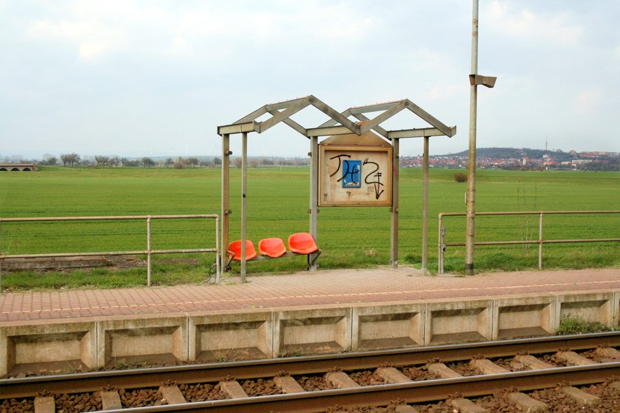  Warteh�uschen  im Bahnhof Reinsdorf; April 2008 (Foto: Selmar Petzoldt)