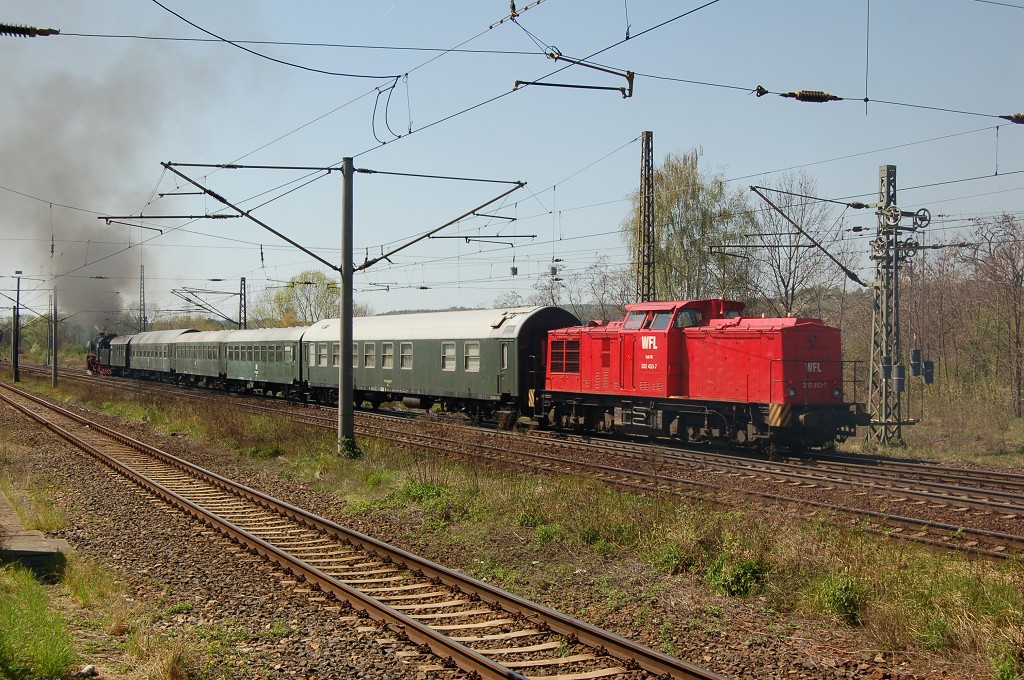 WFL 202 453-7 als Schlusslok am DbZ 92444 von Nossen nach Bebra zum Dampflokfest, bei der Ausfahrt am 27.04.2012 in Naumburg Hbf. (Foto: dampflok015)