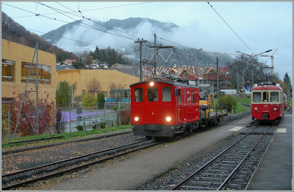 Wie in alten Zeiten: CEV HGe 2/2 N 1 und BDeh 2/4 N 73 in Blonay.
23. Nov. 2010