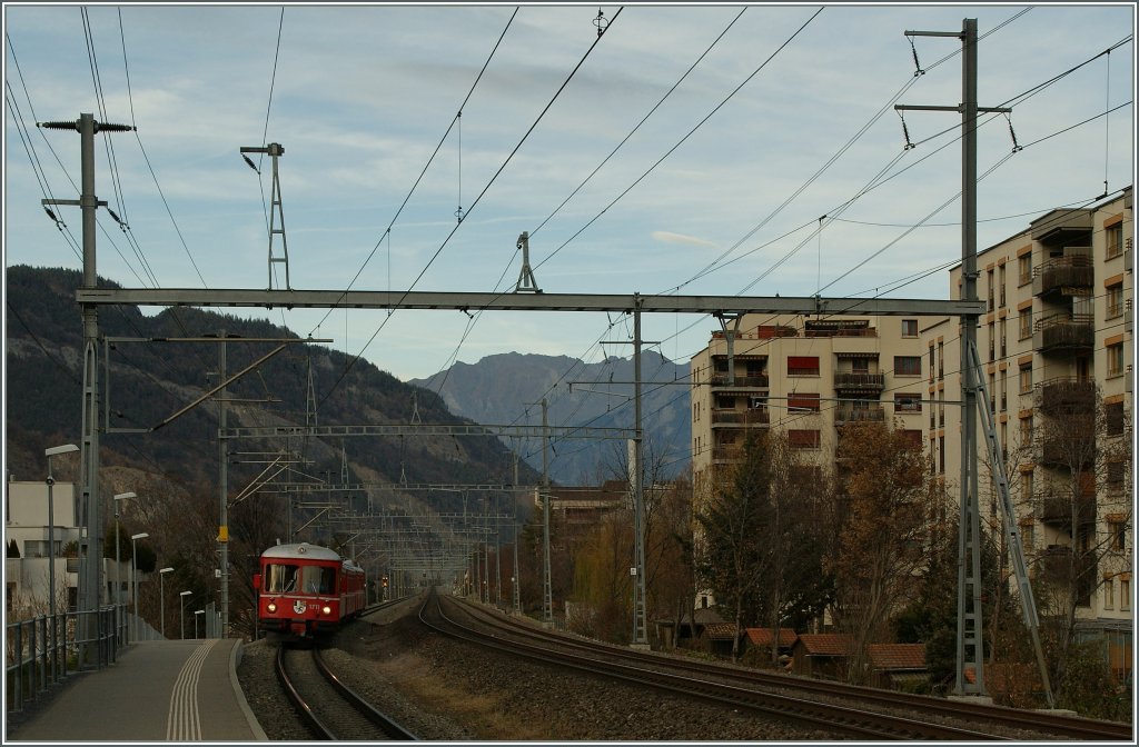 Wie gut, dass mein  letztes Bild  vom RhB Be 4/4 Pendel wohl nicht das letzte Bild dieses Zuges sein wird, da die RhB unter Rollmaterial Mangel leidet, sollen selbst diese Zge in nchster Zukunft nicht verschrottet werden.
Chur Wiesental, den 1. Dez. 2011