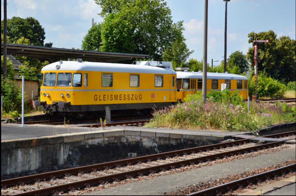 Wieder einmal war Zeitz Abstellort f�r einen Messzug. Am 18.07.2013 war auf Gleis 2 der Gmtz 725 003-8 + 726 003-7 abgestellt. F�r diese Garnitur gab es am 23.07.2013 wieder Arbeit.