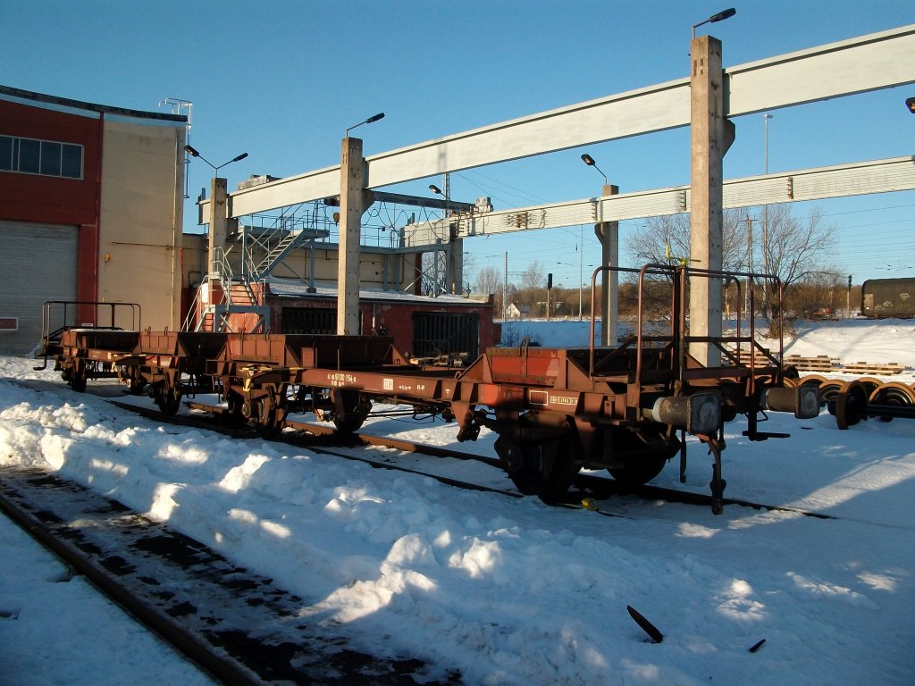 Zum Kuppeln russischer Gterwagen werden Us-Kuppelwagen bentigt,die in Mukran beheimatet sind.Am 01.Januar 2011 standen gleich zwei Kuppelwagen in Mukran.