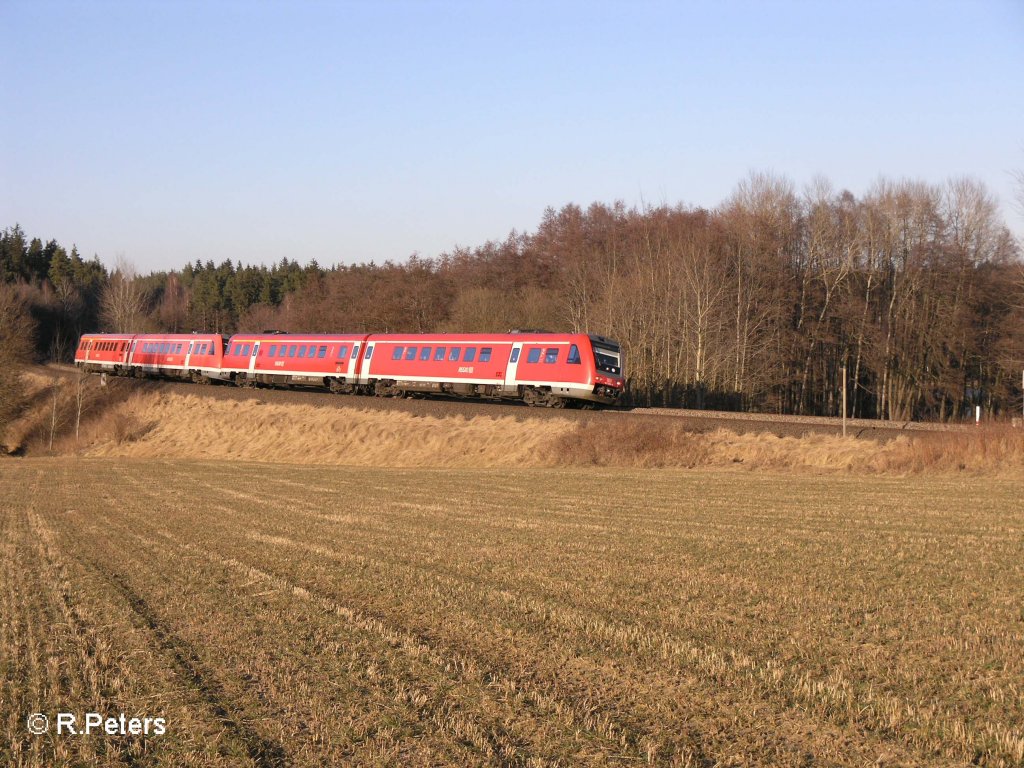 Zwei 612er durchfahren die Kurve bei Oberteich als RE Regensburg. 24.02.08