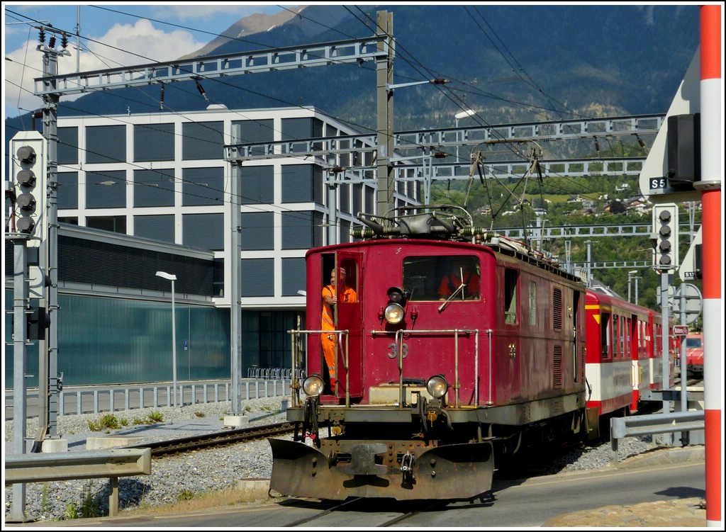 Zwischen den zwei Bildern liegen fast fnf Jahre und wie man sieht hat sich, was das MGB Material betrifft, nicht allzuviel verndert, lediglich die Bauwerke im Hintergrund gab es 2007 noch nicht. 28.05.2012 (Hans)