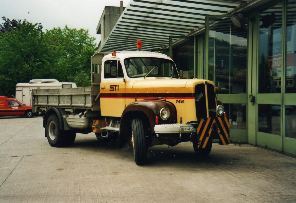 (032'126) - Aus dem Archiv: STI Thun - Nr. 146/BE 3349 U - Saurer am 18. Juni 1999 in Thun, Garage