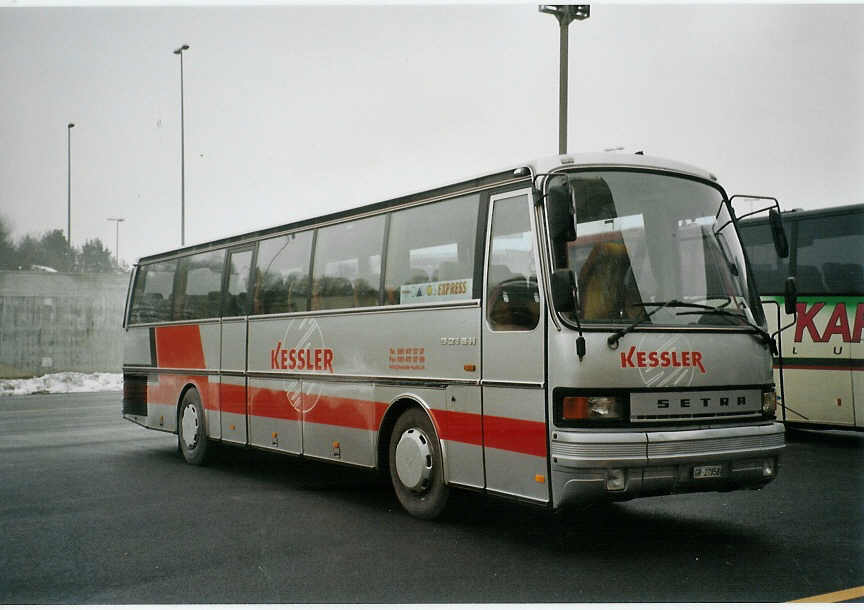 (082'536) - Kessler, Davos - GR 27'858 - Setra am 14. Januar 2006 in Zrich, Flughafen