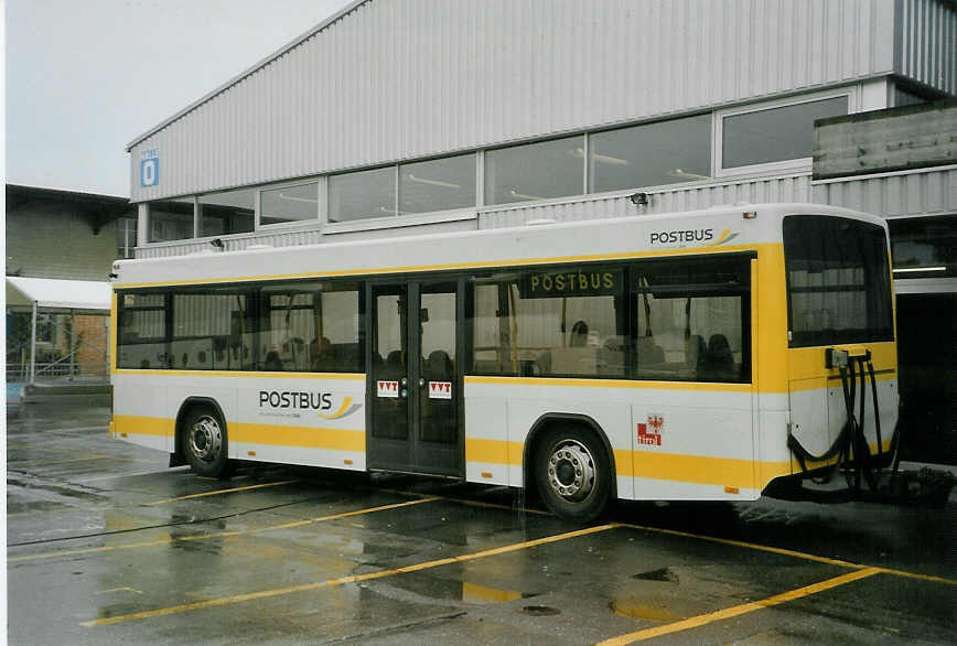 (084'805) - Aus Oesterreich: PostBus - PT 58'001 - Lanz+Marti/Hess Personenanhnger am 9. Mai 2006 in Thun, Expo