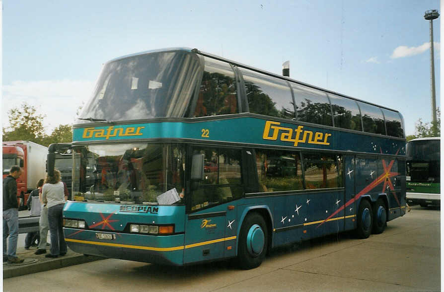 (085'209) - Aus der Schweiz: Gafner, Thun - Nr. 22/BE 53'616 - Neoplan am 19. Mai 2006 in Lrrach, Grenze