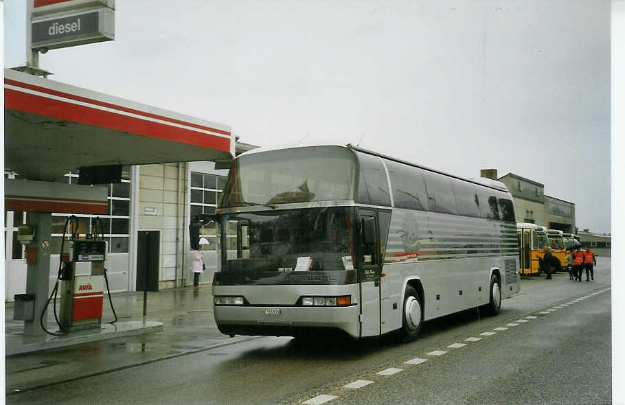 (085'321) - Roki, Heimberg - BE 151'033 - Neoplan am 20. Mai 2006 in Bellach, Hess