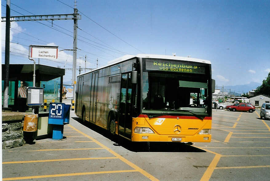 (086'712) - Kistler, Reichenburg - SZ 78'821 - Mercedes am 18. Juni 2006 beim Bahnhof Pfffikon