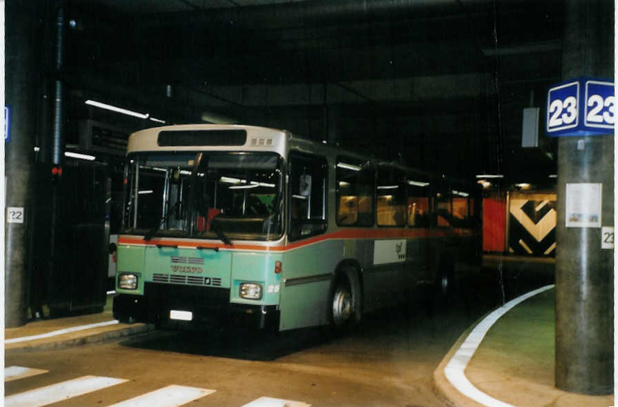 (087'710) - TPF Fribourg - Nr. 25/FR 300'216 - Volvo/R&J (ex GFM Fribourg Nr. 25) am 26. Juli 2006 in Fribourg, Busbahnhof