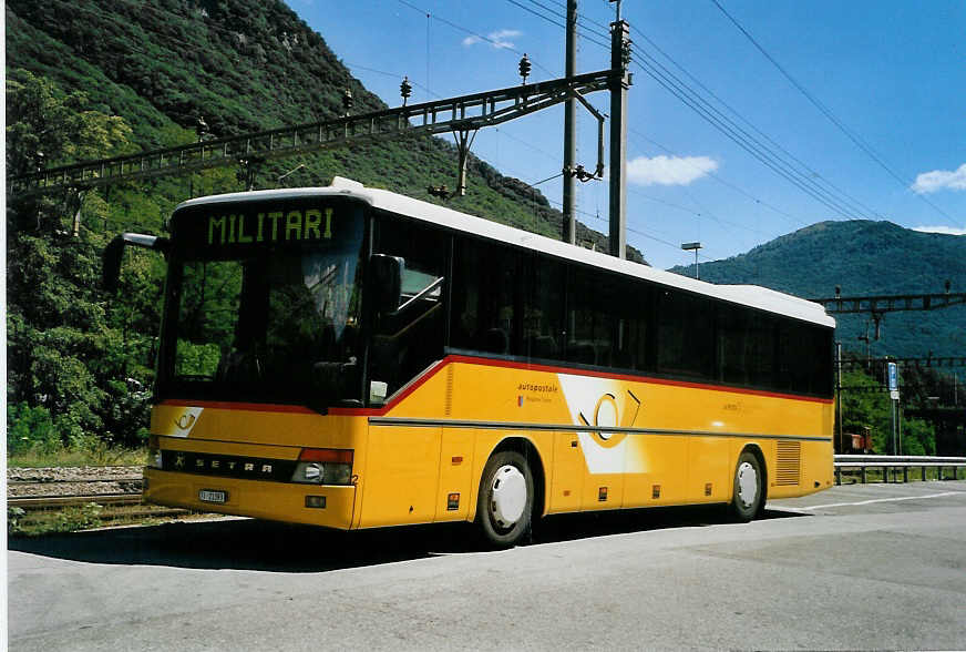 (088'509) - Ghezzi, Rivera - Nr. 2/TI 21'393 - Setra am 2. August 2006 beim Bahnhof Rivera