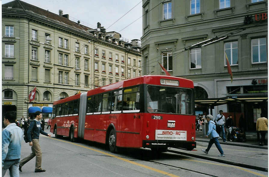 (088'925) - Bernmobil, Bern - Nr. 290/BE 419'290 - Volvo/R&J-Hess-Gangloff am 14. August 2006 beim Bahnhof Bern