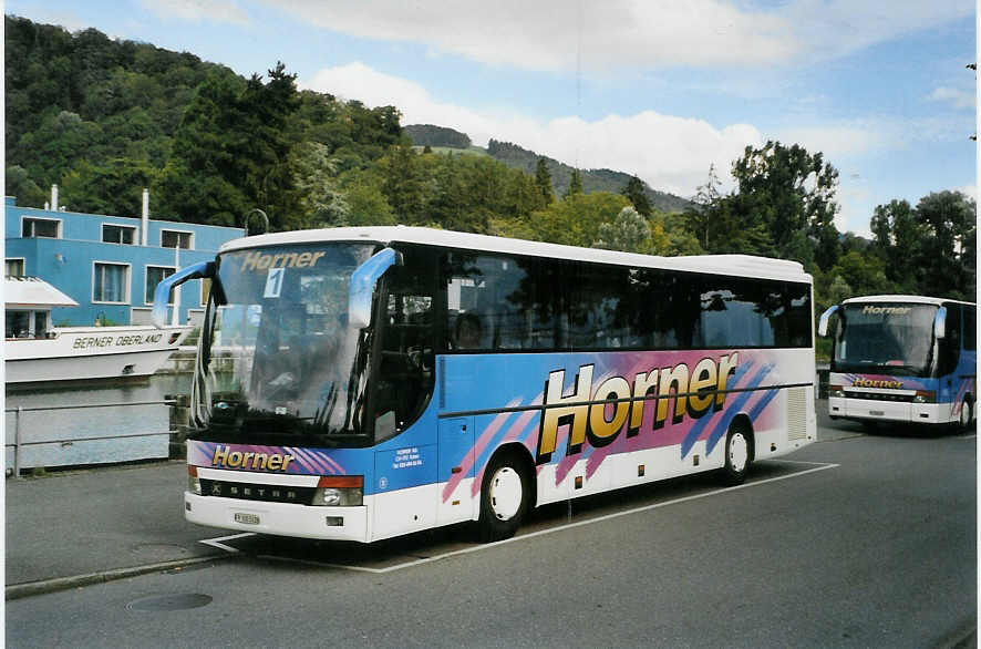 (089'302) - Horner, Tafers - Nr. 2/FR 300'502 - Setra am 21. August 2006 bei der Schifflndte Thun