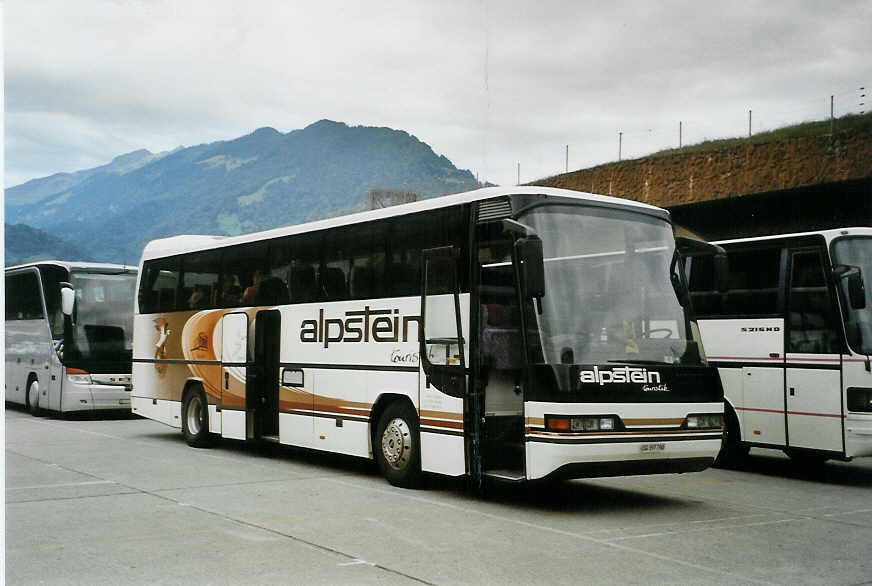 (089'536) - Sutter, Nesslau - SG 197'790 - Neoplan am 3. September 2006 in Interlaken, Flugplatz