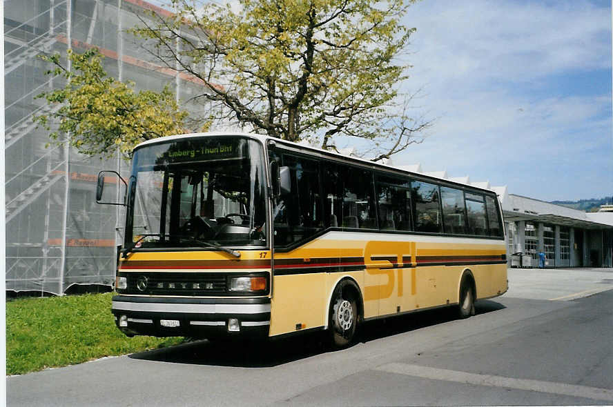 (089'718) - STI Thun - Nr. 17/BE 363'613 - Setra (ex AvH Heimenschwand Nr. 7) am 11. September 2006 in Thun, Garage