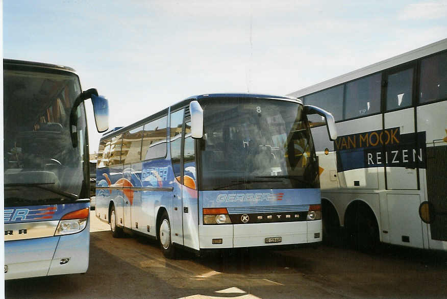 (089'935) - Aus der Schweiz: Gerber, Roggwil - Nr. 8/BE 228'665 - Setra am 7. Oktober 2006 in St. Susanna, Parkplatz