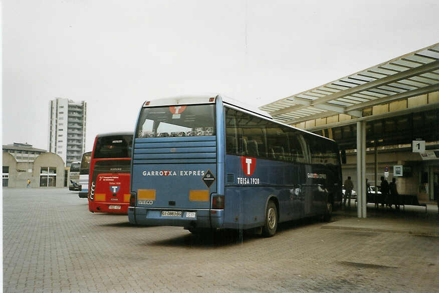 (090'126) - Teisa, Girona - GI 0883 BG - Iveco am 9. Oktober 2006 beim Bahnhof Girona