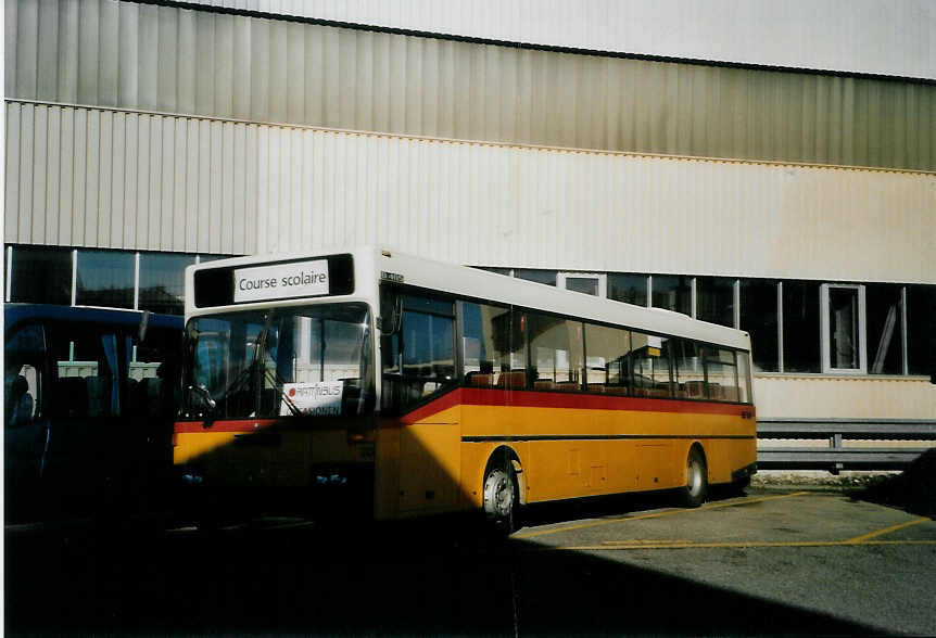 (091'702) - SAPJV, L'Isle - Nr. 20 - Mercedes (ex Friderici, Tolochenaz Nr. D 17) am 20. Januar 2007 in Biel, Rattinbus