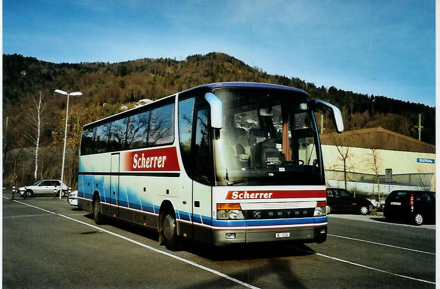 (092'435) - Scherrer, Zwingen - BL 7234 - Setra am 4. Mrz 2007 in Thun, Seestrasse