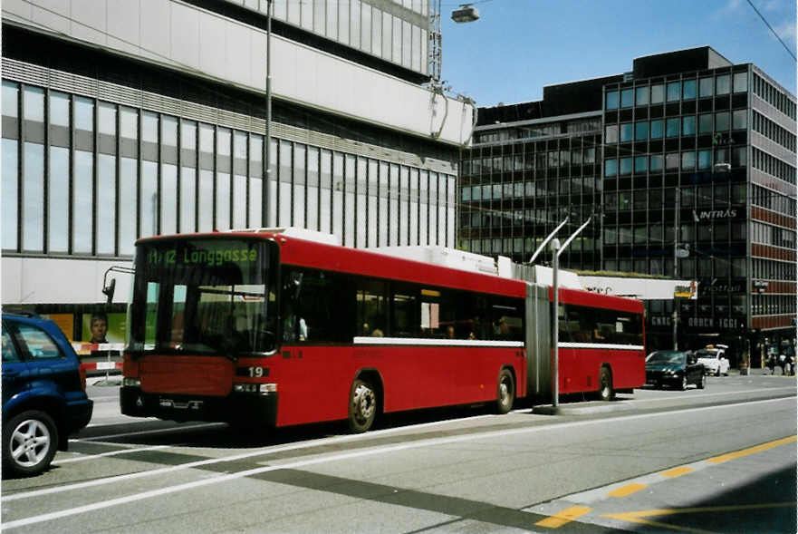 (095'418) - Bernmobil, Bern - Nr. 19 - NAW/Hess Gelenktrolleybus am 8. Juni 2007 in Bern, Schanzenstrasse