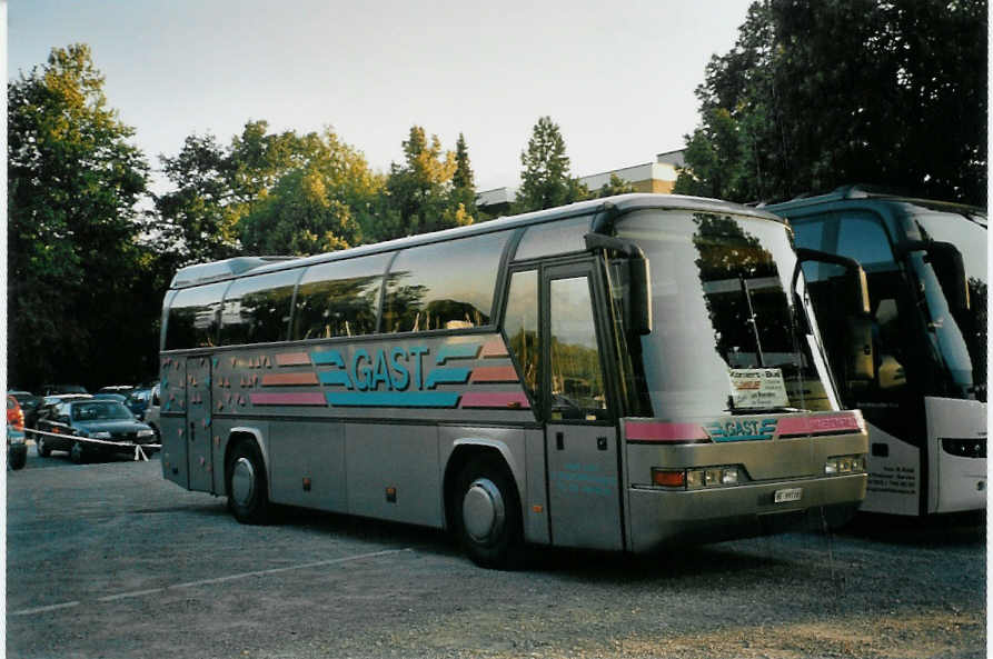 (097'011) - Gast, Utzenstorf - BE 99'110 - Neoplan am 4. August 2007 in Thun, Lachenwiese