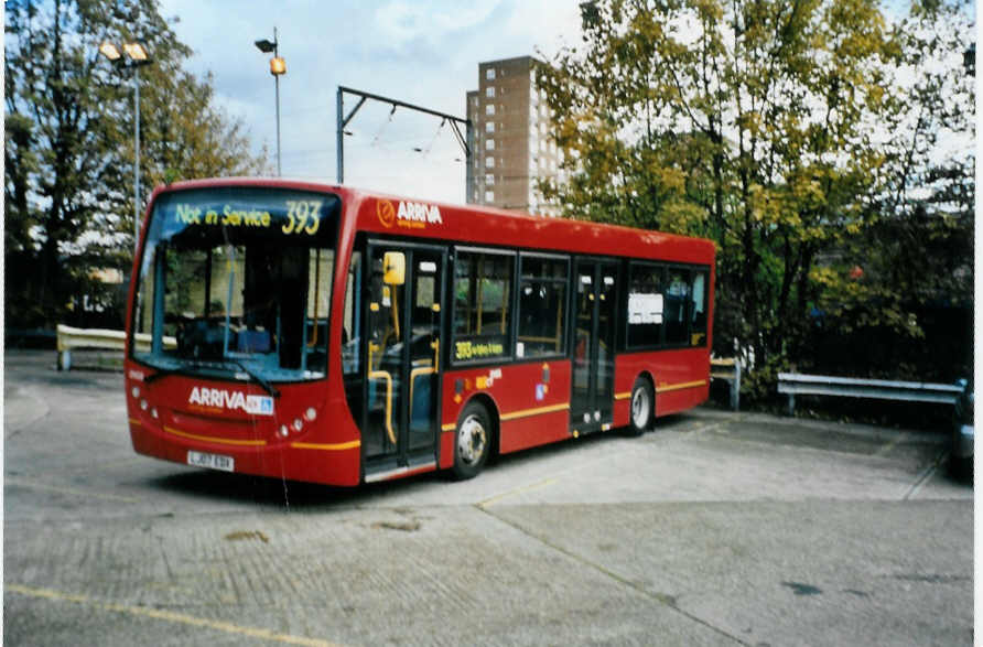 (099'022) - ARRIVA - Nr. INS 8/LJ07 EDX - ??? am 25. September 2007 in London, Depot