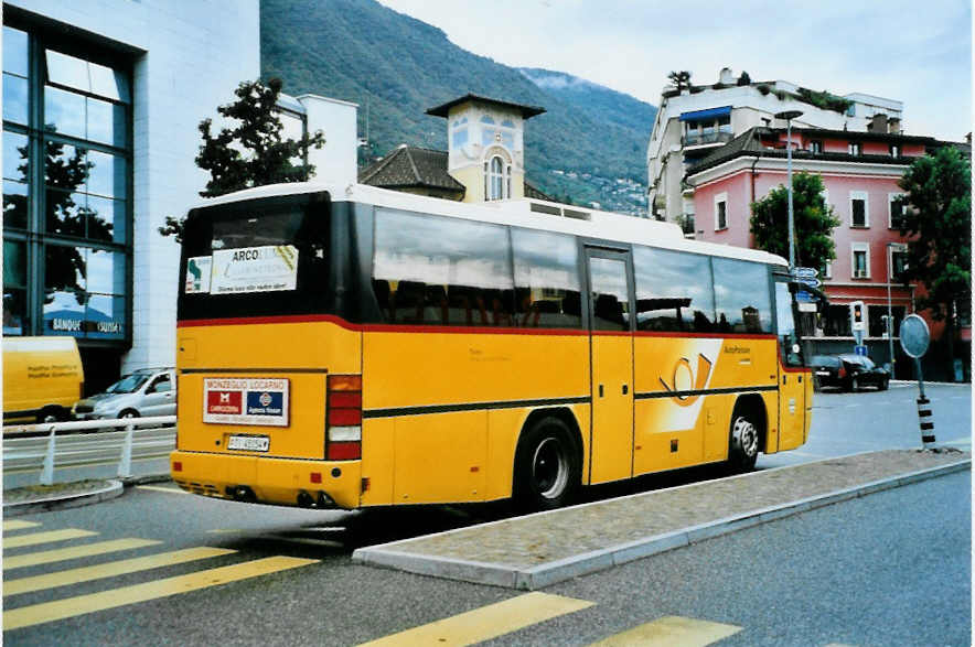 (099'819) - Starnini, Tenero - TI 45'154 - Neoplan am 4. Oktober 2007 beim Bahnhof Locarno