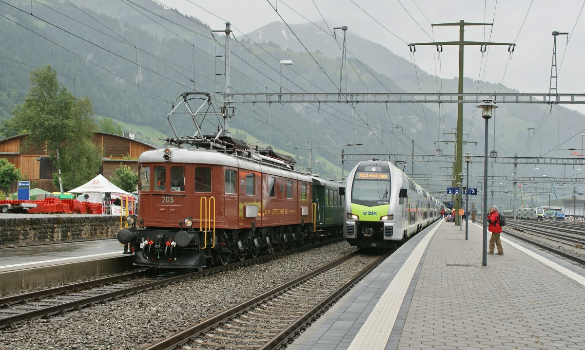  100 Jahre BLS  BLS Ae 6/8 205 in Frutigen.
29. Juni 2013