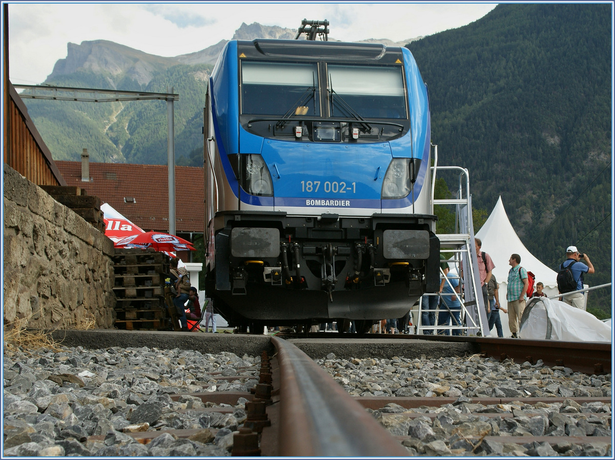 100 Jahre BLS: Bombardier und die BLS prsentierten in Lalden die neue  Last-Mile  187 002-1.
7. Sept. 2013