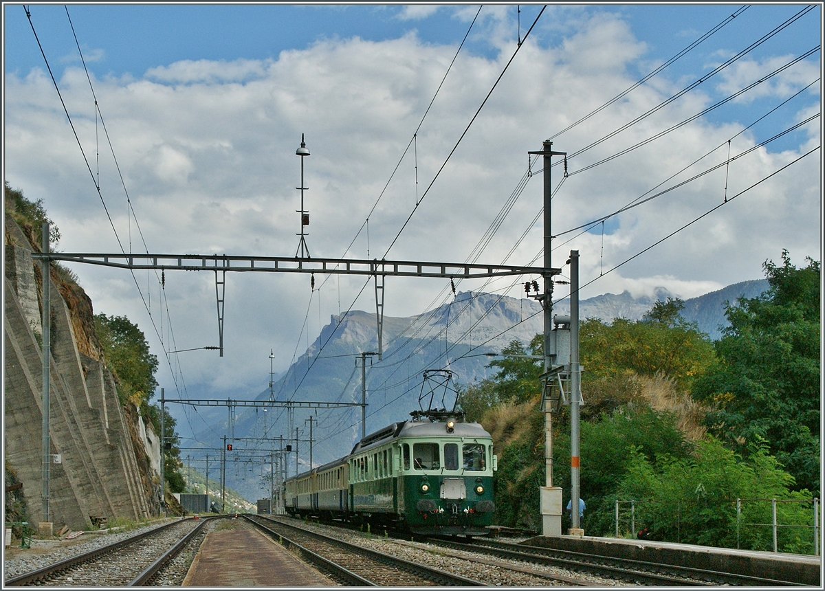 100 Jahre BLS: Der  Be 4/4  Wellensittich  in Ausserberg.
7. Sept. 2013