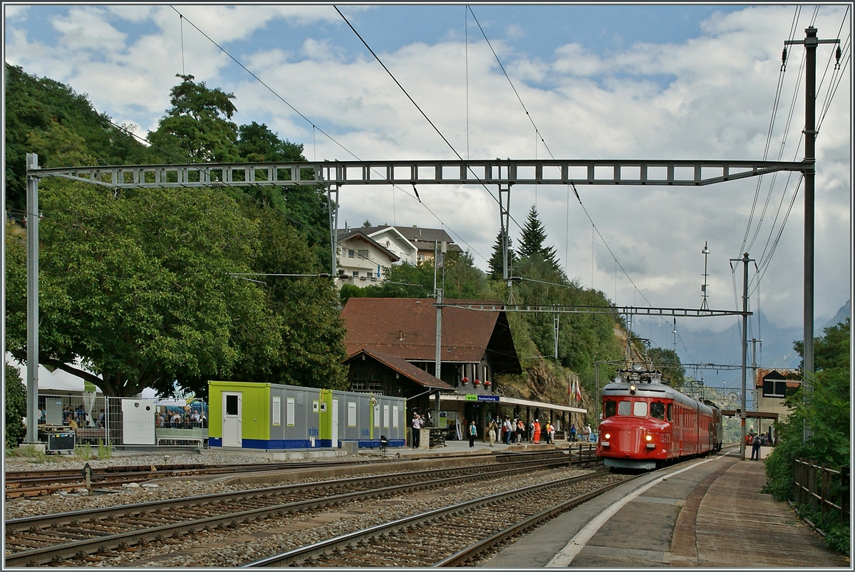 100 Jahre BLS: Überraschungsgast war wohl der Rote Pfeil der SBB. 
Ausserberg, den  7. Sept. 2013