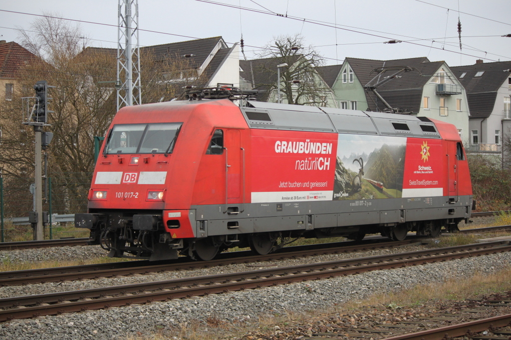 101 017-2 beim Rangieren im Rostocker Hbf.20.12.2015