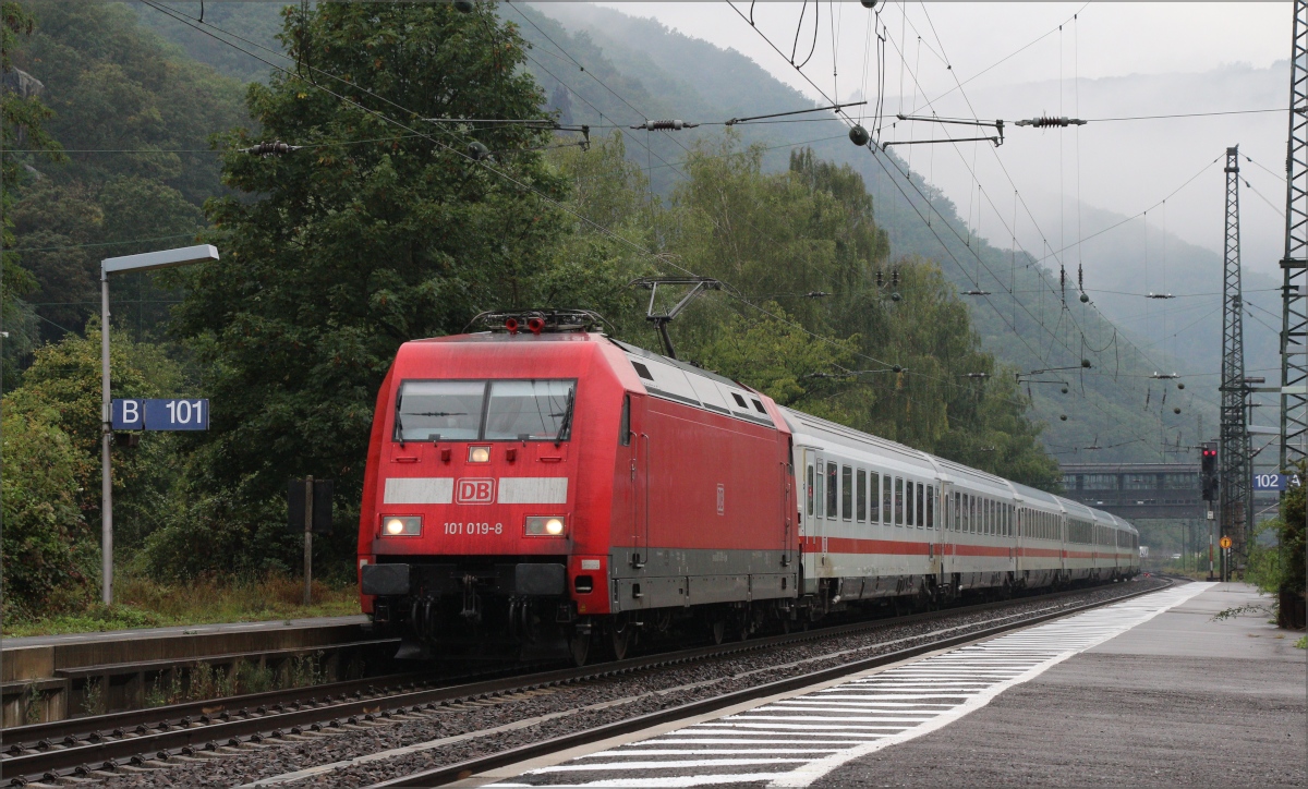 101 019 mit IC in Richtung Süden am 15.09.21 in Bingen Hbf