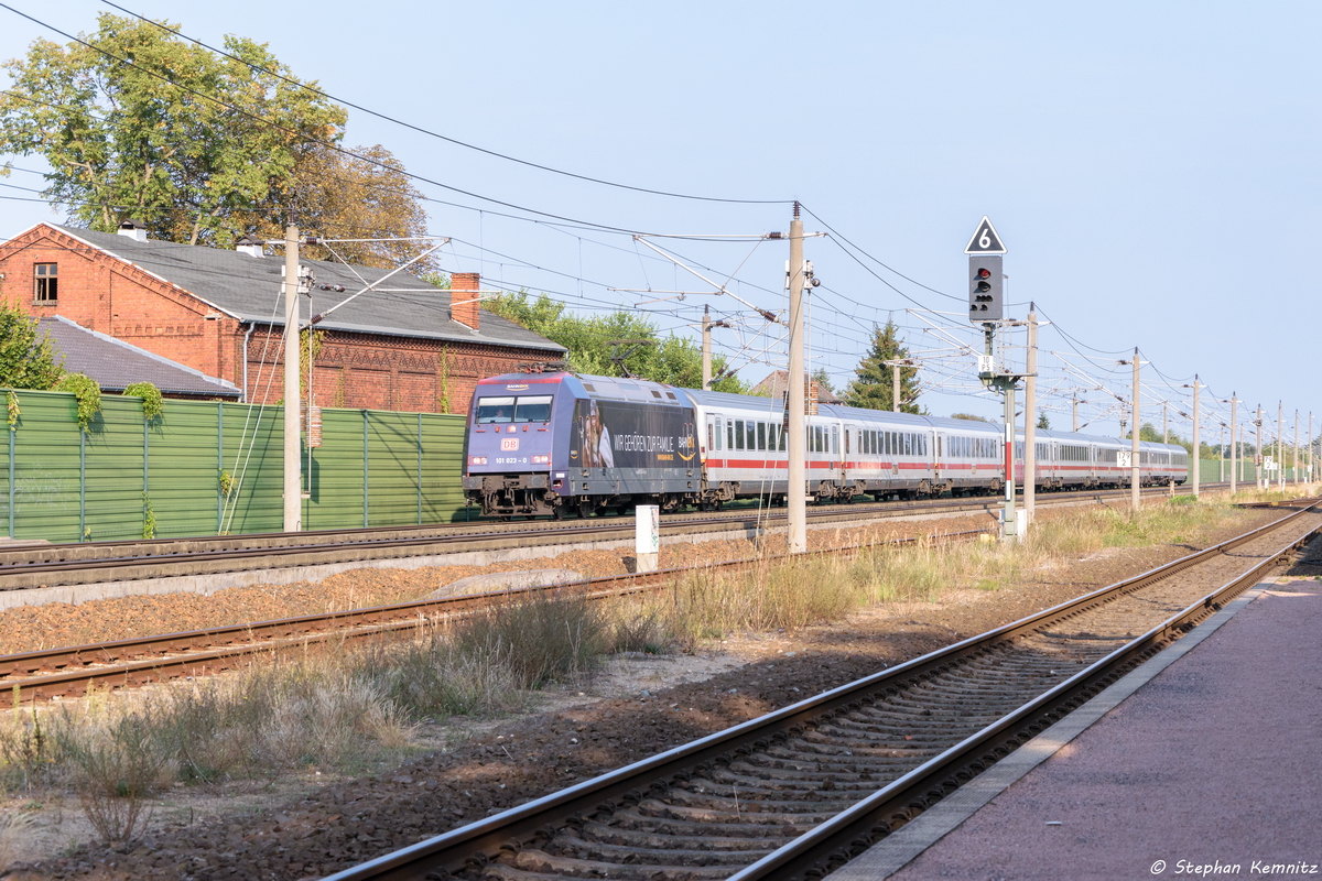 101 023-0  Bahn BKK  mit dem IC 140 von Berlin Ostbahnhof nach Amsterdam Centraal in Großwudicke. 09.09.2016