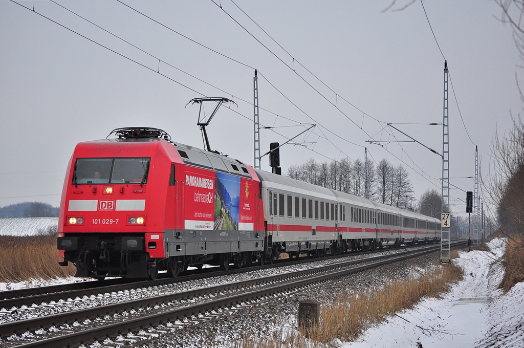 101 029 hat am 31.01.2014 mit dem IC 2376 Rostock Hbf fast erreicht.Hier in Sildemow.