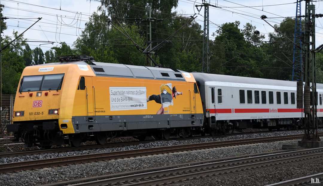 101 030-5 fuhr mit einen IC nach hh-harburg,03.07.20