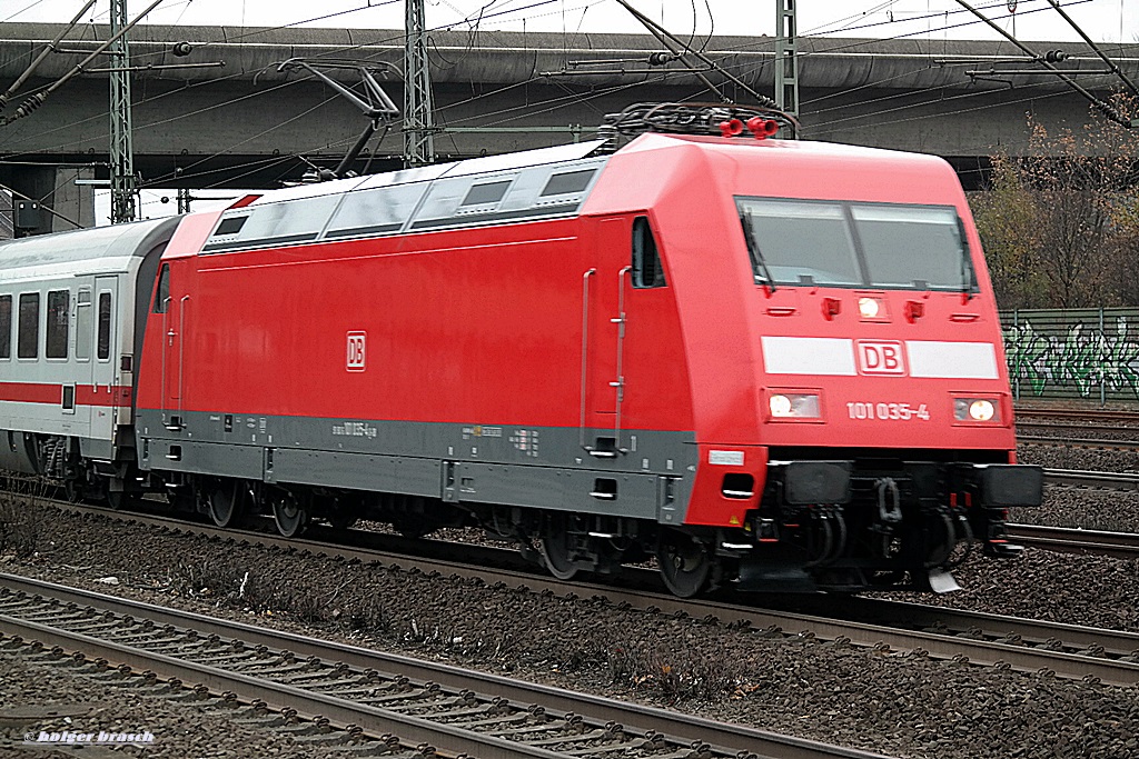 101 035-4 bei der abfahrt mit einen IC vom bhf harburg am 22.11.13 